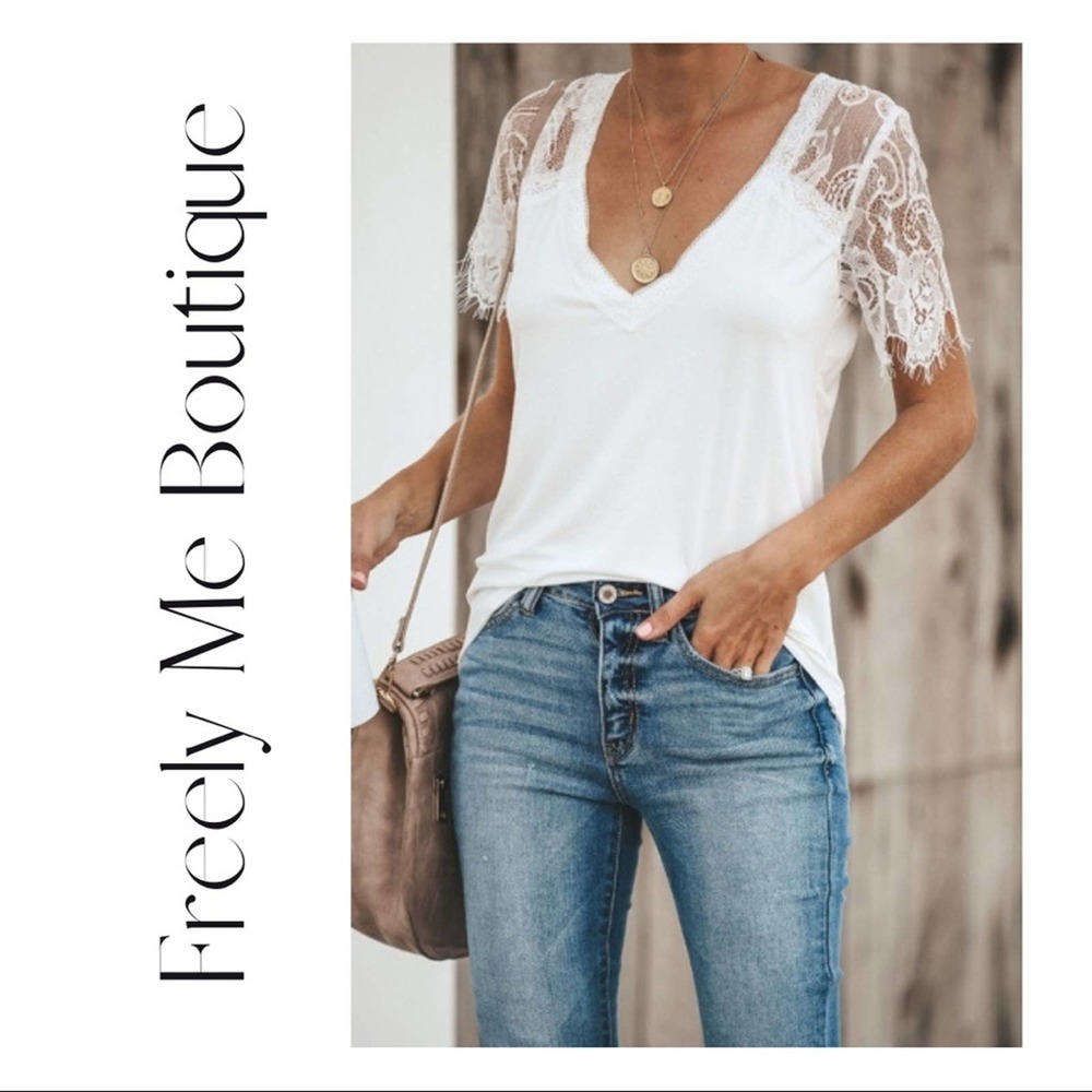 Vici White Fitted Lace Blouse